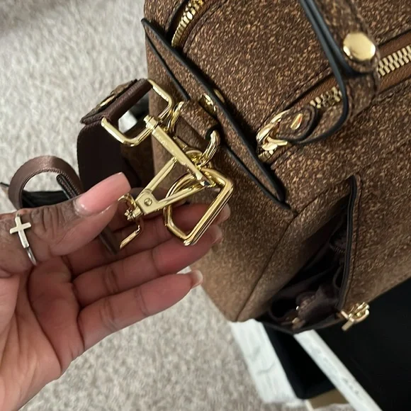 La Mansio Brown Cork Convertible Bag - Picture 6 of 12